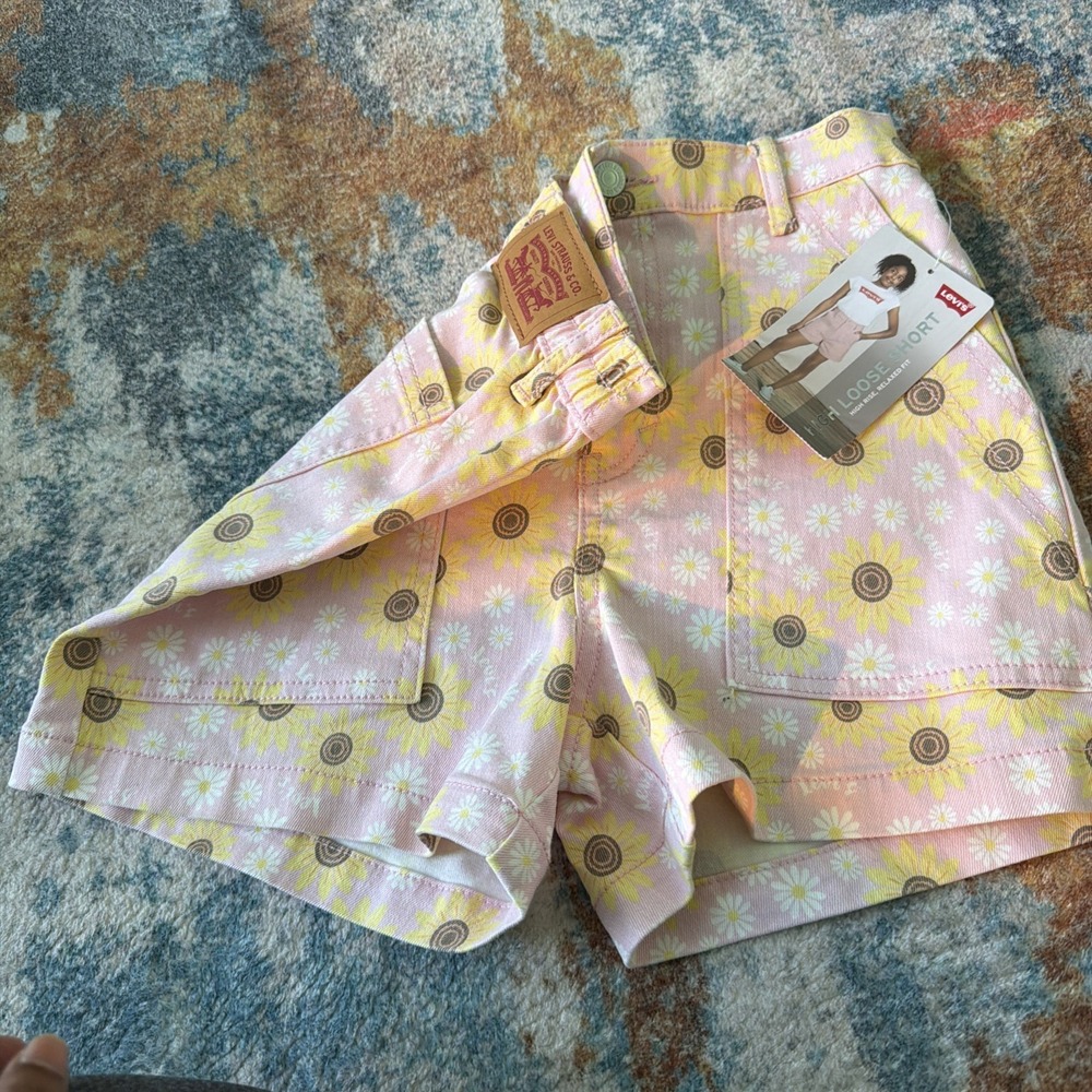 NWT Levis High Loose Shorts girls size 10, pink, white and yellow